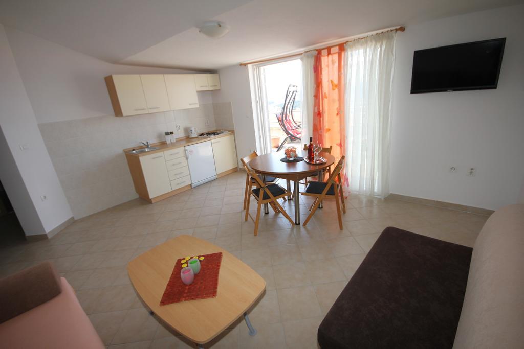 Apartments Adriatika Makarska Ngoại thất bức ảnh